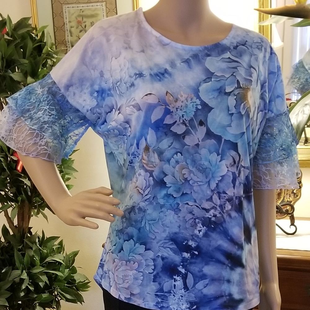 Floral Knit Top with Lace Bell Sleeve